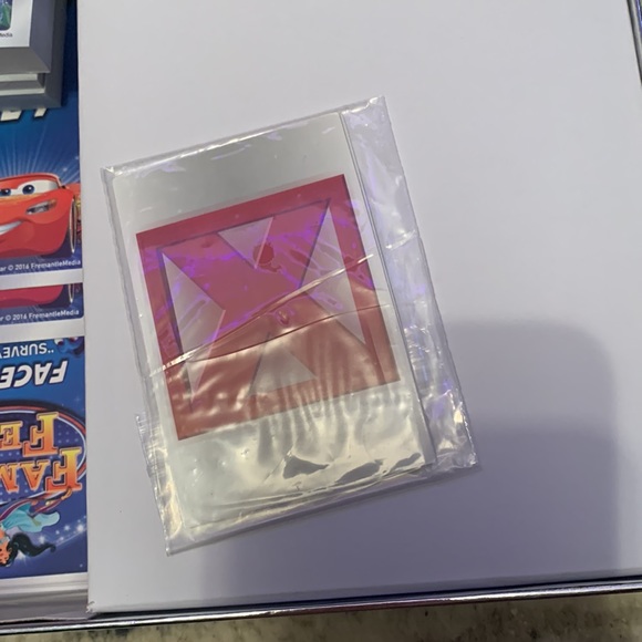 NEVER USED DISNEY FAMILY FEUD GAME - Picture 4 of 9